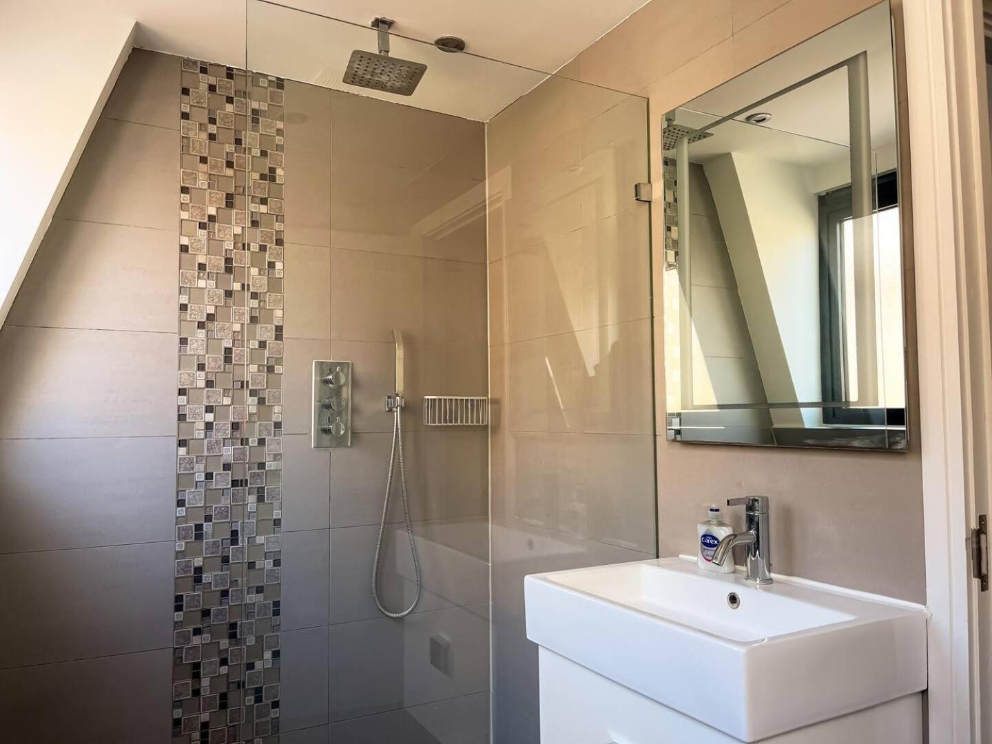 Omega Terrace, Luxury Modern Interior, Located Close To Alexandra Palace Londra Esterno foto